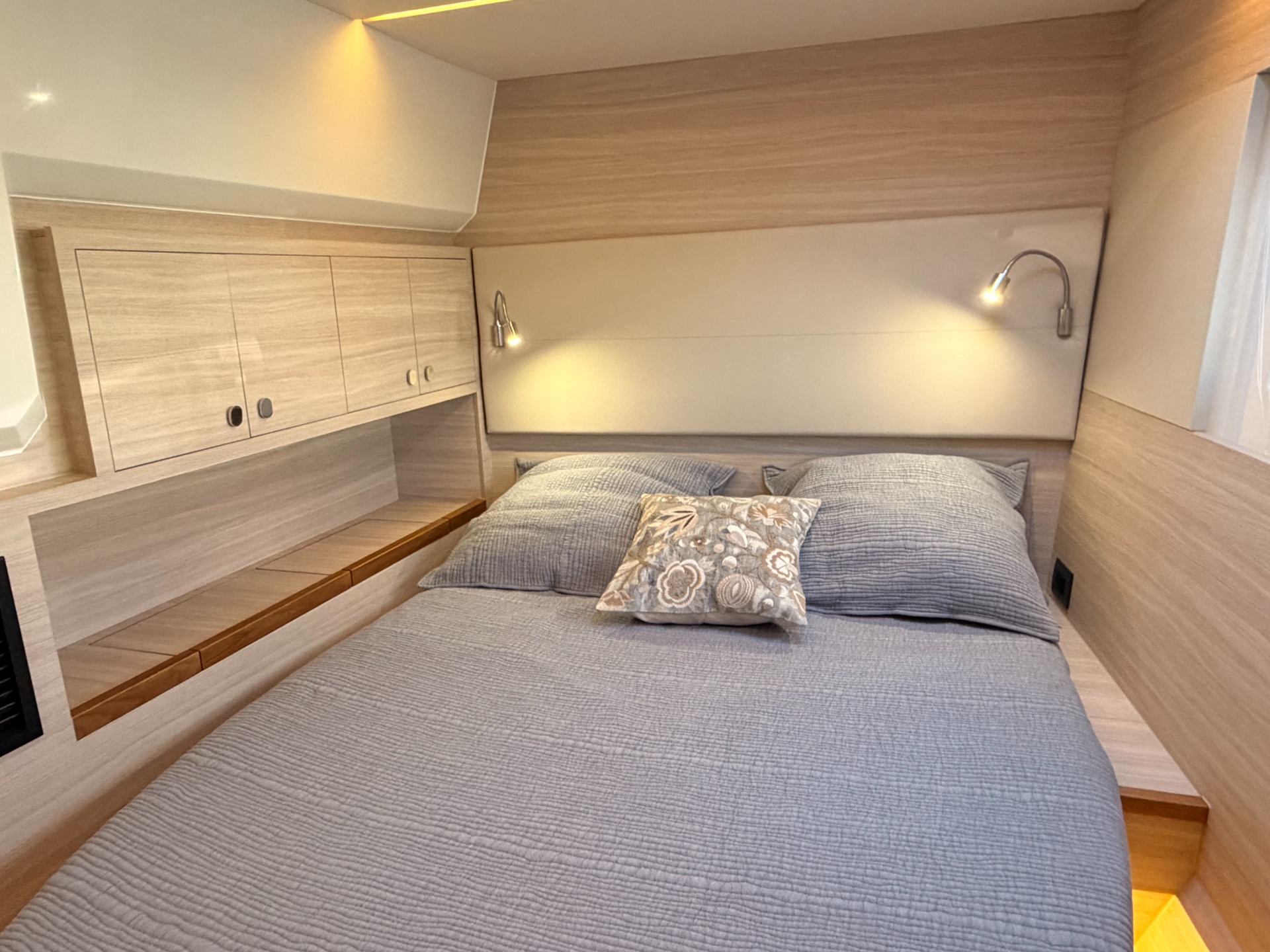 Aquila 45 Sail — cabina matrimoniale vista VI