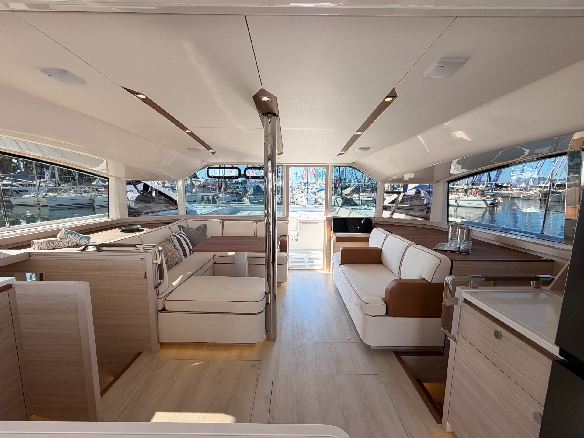 Aquila 45 Sail — salone vista II